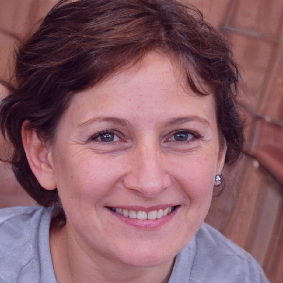 Преподаватель Динара Абишева